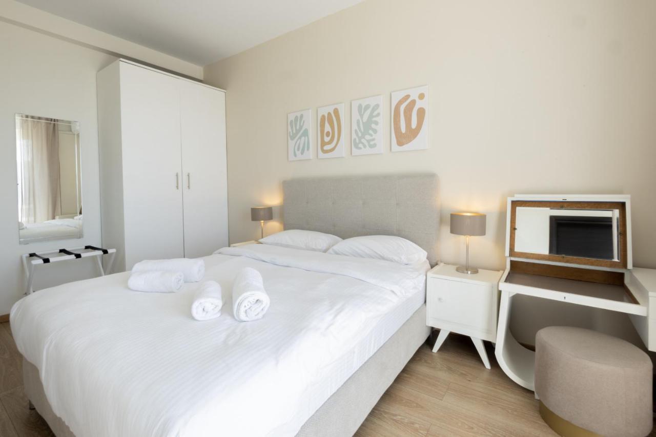 Modern Apt In Glyfada A Breath Away From The Sea - The View Athena Bagian luar foto