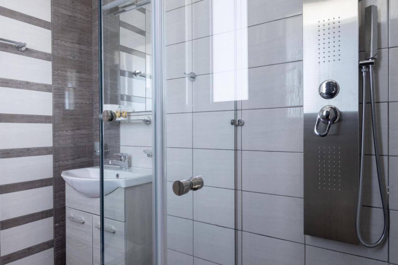 Modern Apt In Glyfada A Breath Away From The Sea - The View Athena Bagian luar foto