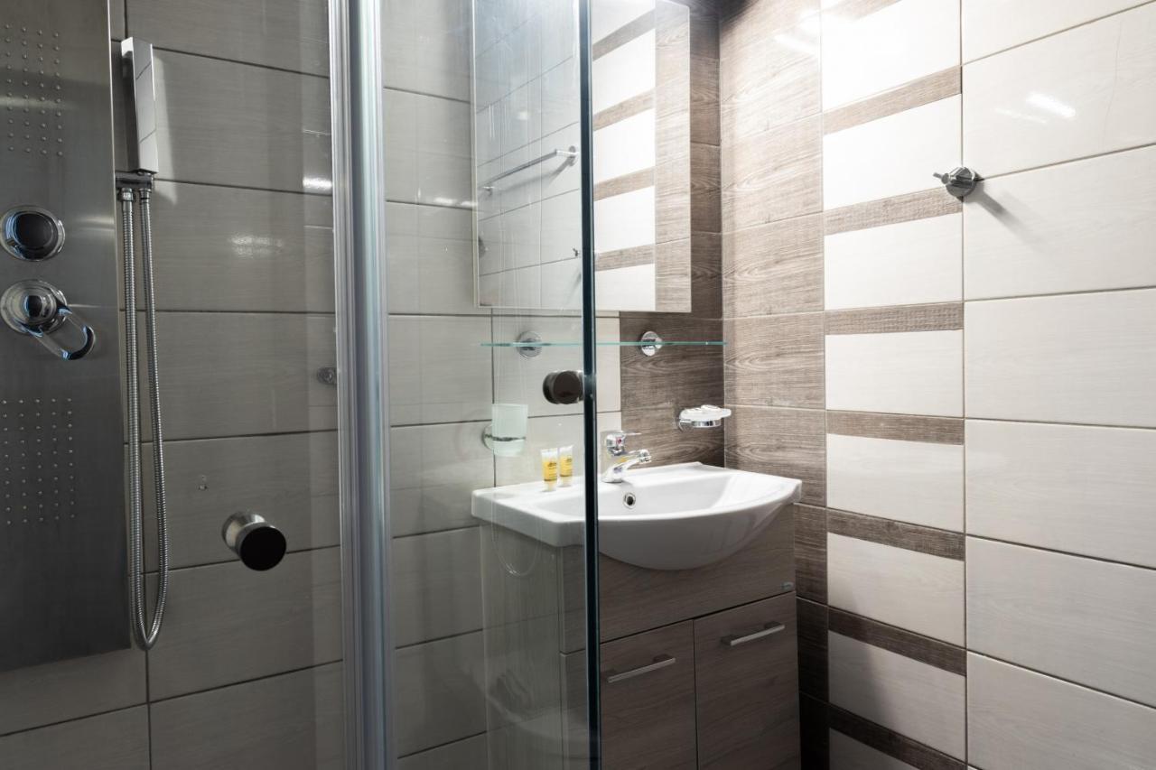 Modern Apt In Glyfada A Breath Away From The Sea - The View Athena Bagian luar foto