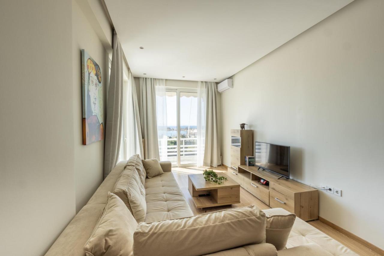 Modern Apt In Glyfada A Breath Away From The Sea - The View Apartment Athena Bagian luar foto